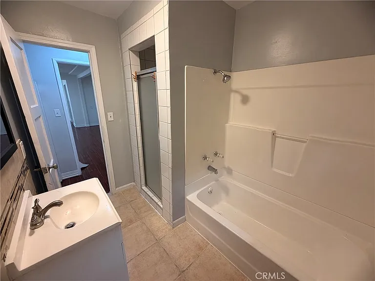 10202 Doty Ave — Photo 10