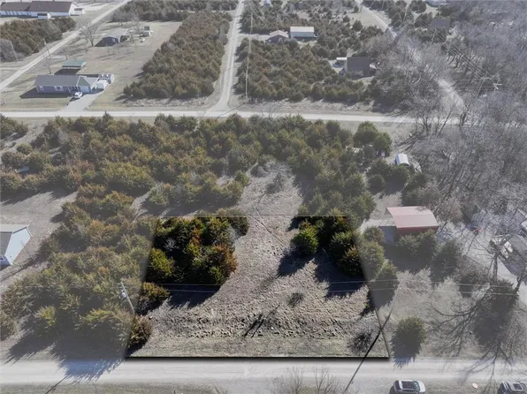 18 & 22 Rose Marie Dr, Lacygne, KS 66040