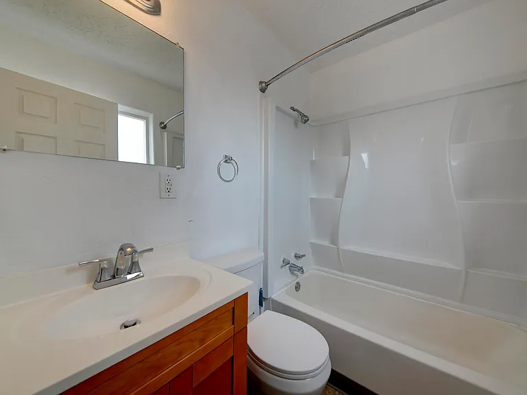 306 Stanford Dr SE #B — Photo 10