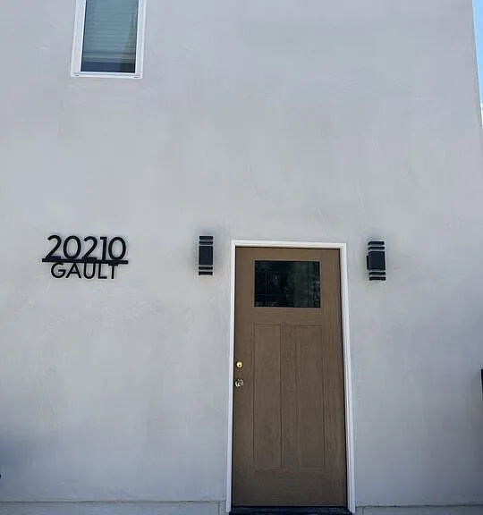 20210 W Gault St — Photo 1