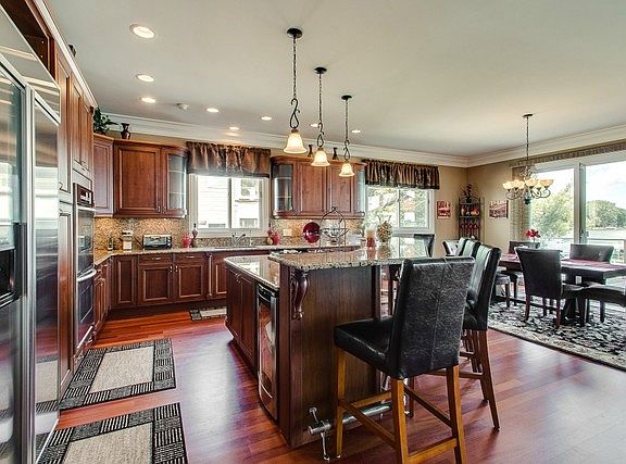 5th image of 19271 Forest Ln
