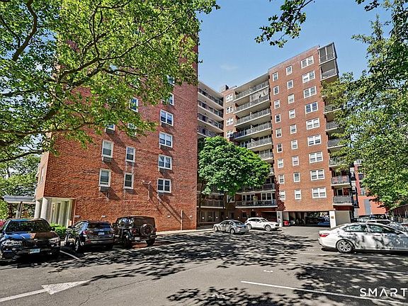 5th image of 444 Bedford Street #9R