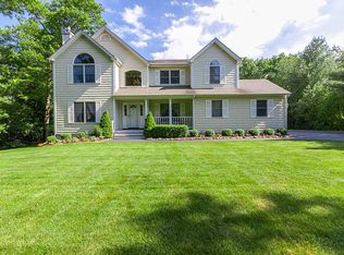 30 N Country Rd, Shoreham, NY 11786