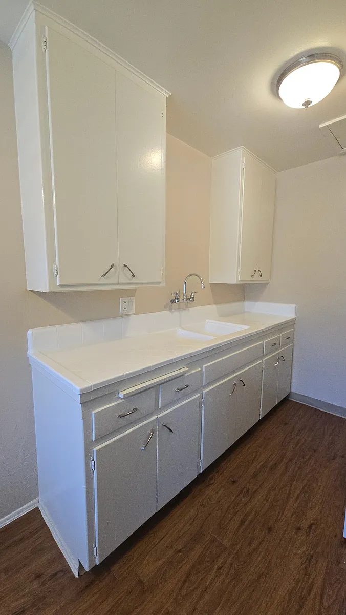 Building Photo - 31 Eloise Ave #6
