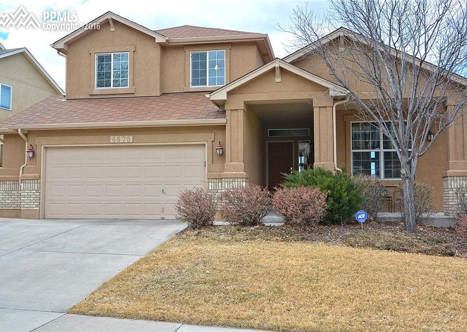 FRONT VIEW OF THE HOME