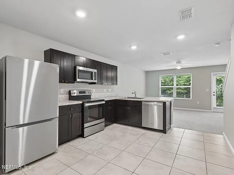 5988 Creekside Crossing Dr — Photo 6