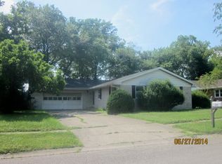 207 Sunset Blvd, Robinson, IL 62454