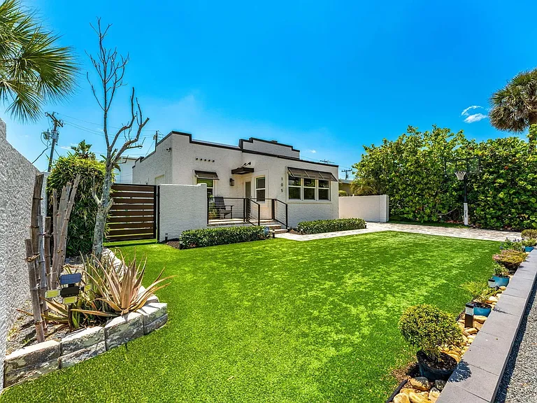 105 3rd Ave — Photo 3
