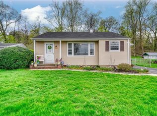 73 N Magnolia St, Pearl River, NY 10965