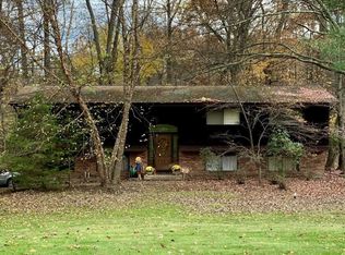 14 Adams Ln, Airmont, NY 10901