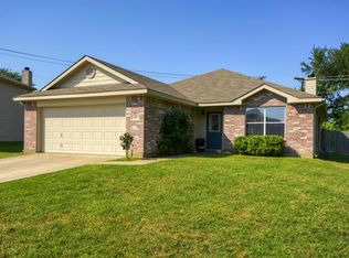 1302 Kiwi Ct, Grand Prairie, TX 75051