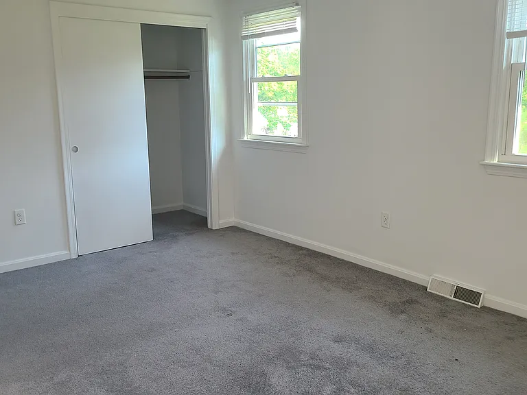 12 Eden St #12 — Photo 8