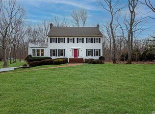 67 Mount Grey Rd, Setauket, NY 11733