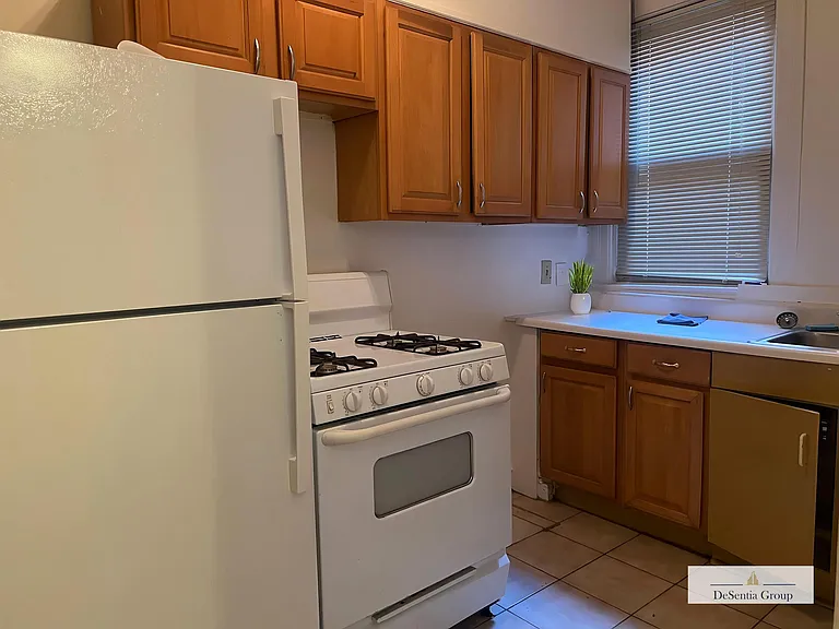 16 Todd Pl NE #1 — Photo 5