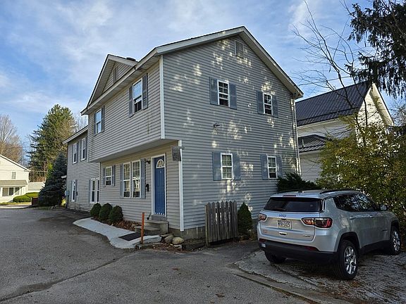 4th image of 142-144 Meadville St