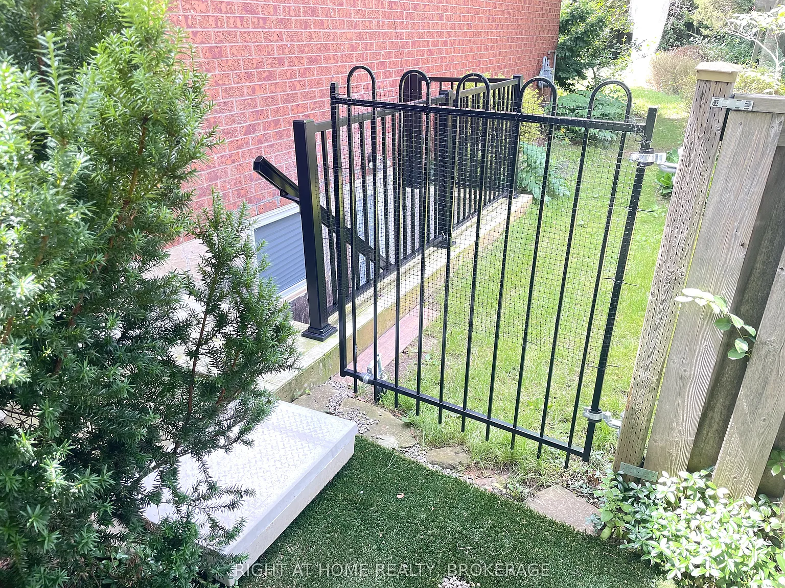 2 bed, $2,300 — Photo 4