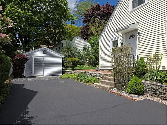 2nd image of 135 Cornell St