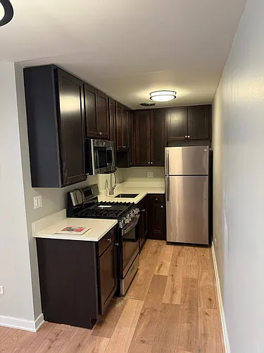 1021 W Ardmore Ave #1B Photo 1