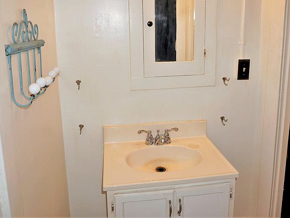 5th image of 512 North St #512A
