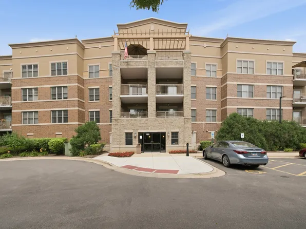 105 Lakeview Dr APT 209, Bloomingdale, IL 60108