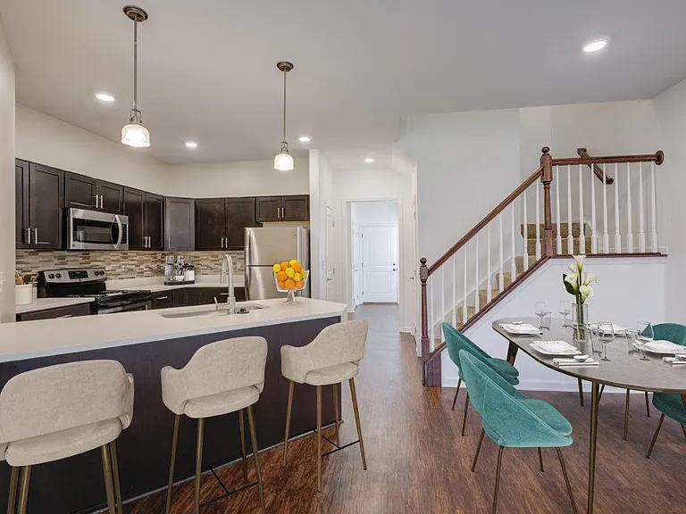 The Links at CenterPointe Townhomes — Photo 3