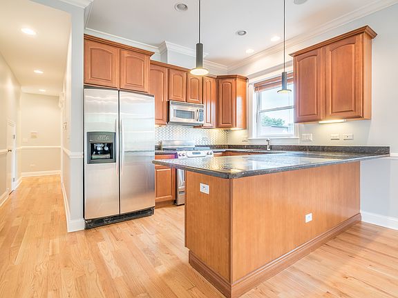 3rd image of 3815 N Damen Ave #2