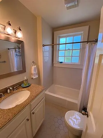 7530 Saint Charles Ave #H — Photo 13