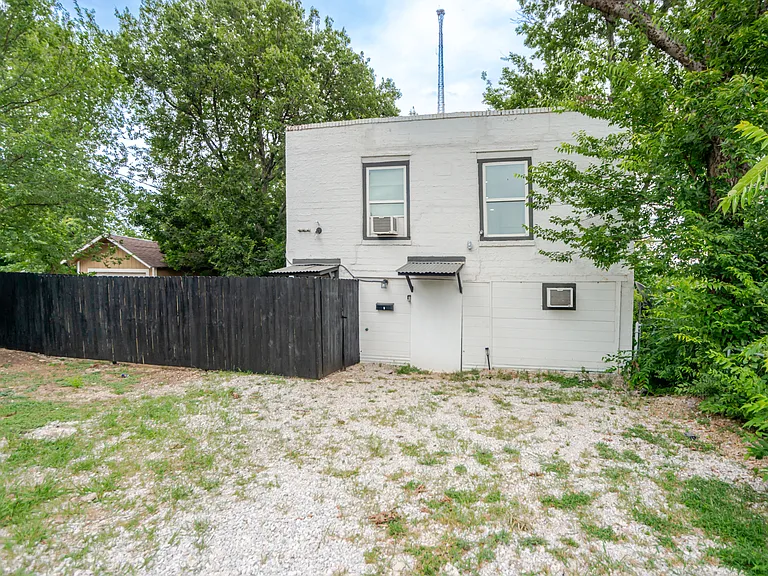 2737 Stuart Dr #2 — Photo 21