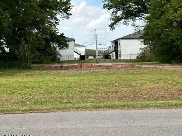 606 N Bayou Ave, Cleveland, MS 38732