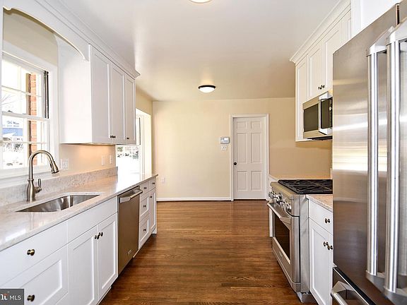 5th image of 3308 Wake Dr