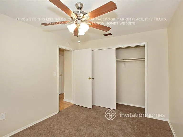 8407 NW 26th St — Photo 13