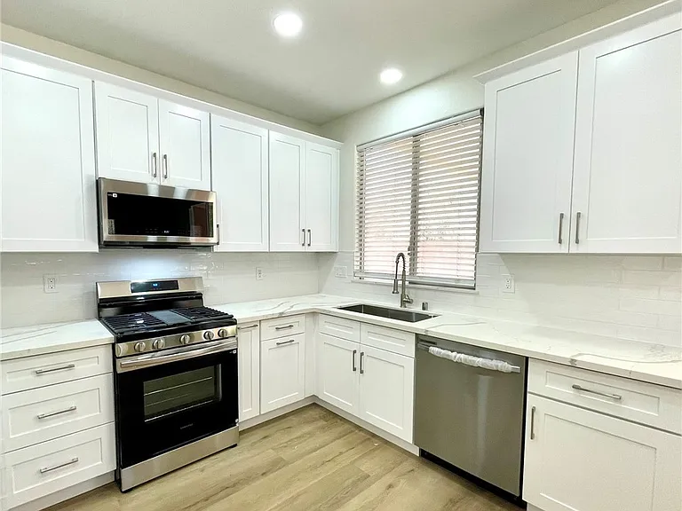 10546 Big Mill Ct — Photo 14