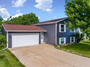 206 Vohland St, Washington, IL 61571