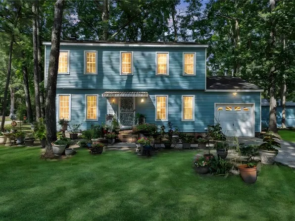 6 Polly Ct, Newport News, VA 23602