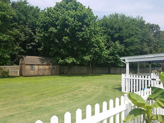 5th image of 8249 Westbrook Dr
