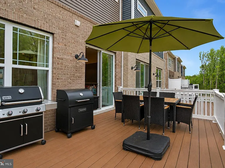 2764 Bridgewater Dr — Photo 2