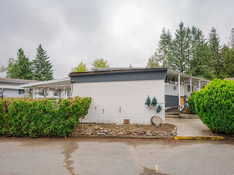 24330 Fraser Hwy #61 — Photo 22
