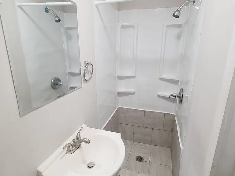 2620 Celia Ave — Photo 9