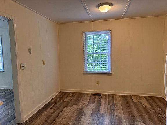 5th image of 2218 Dixon St