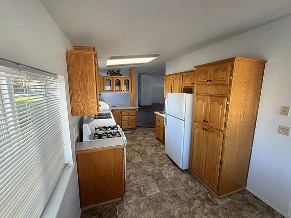 3rd image of 5041 S Camino Real E127