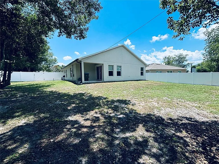 2060 Everest St — Photo 16
