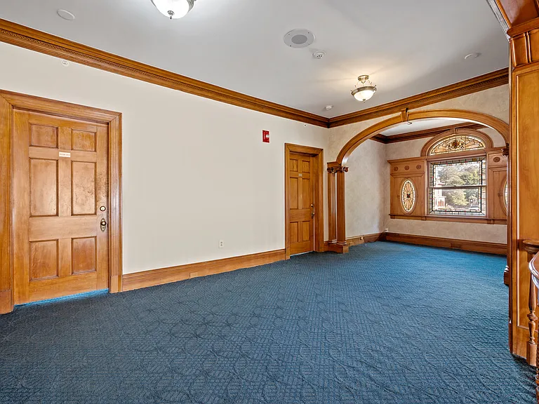 7 Oak St #203 — Photo 3