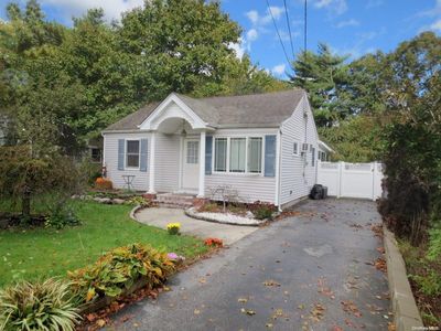 483 Washington Avenue, Patchogue, NY, 11772