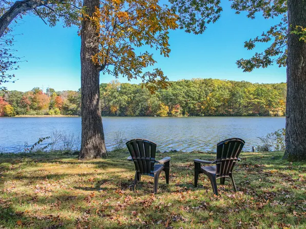 604 Lakeside Boulevard West, Waterbury, CT 06708