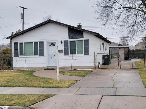 29000 Rosebriar St, Saint Clair Shores, MI 48081
