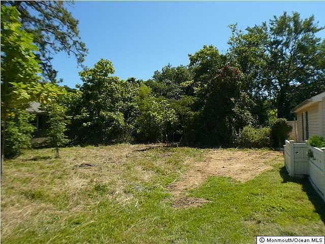 2nd image of 15 Holly Acres Dr