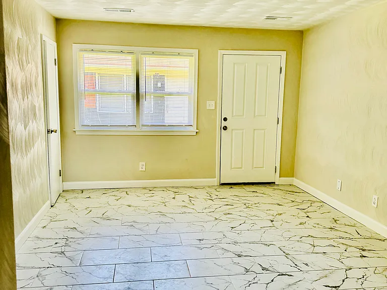 1539 Palmetto St #B — Photo 13