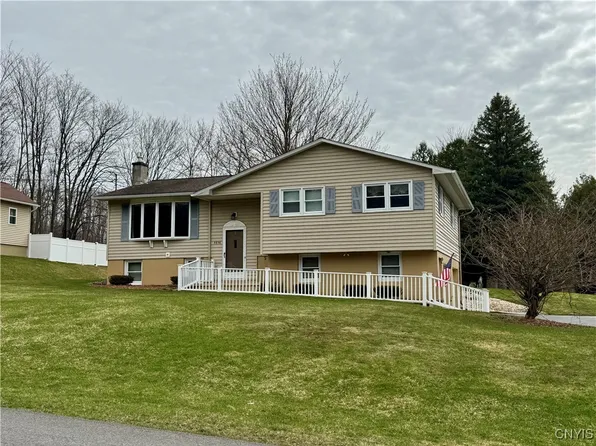 5836 Linda Dr, Marcy, NY 13403