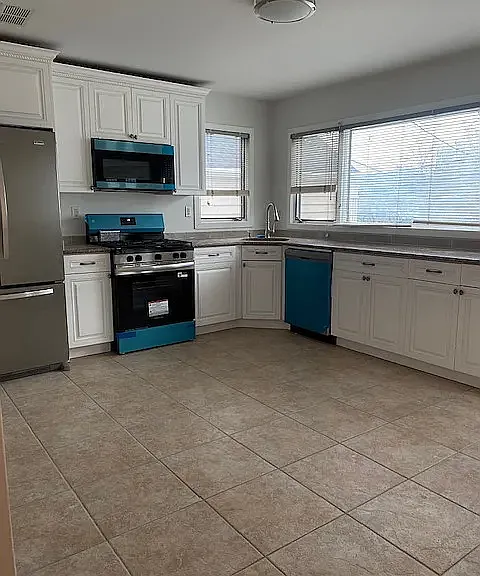 233A Myrtle Ave — Photo 8