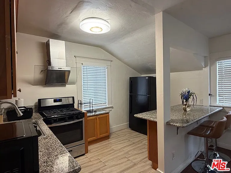 2240 Crenshaw Blvd #B — Photo 6